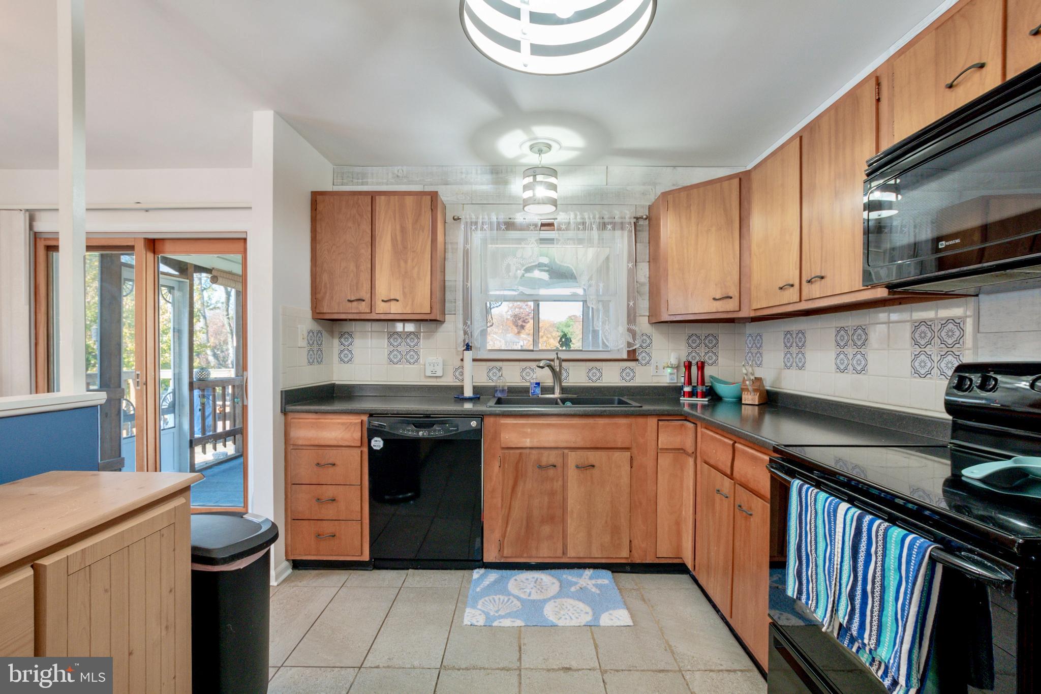 1005 Albemarle Road Sterling, VA 20164 - Photo 8 of 23 Gallery Image 8
