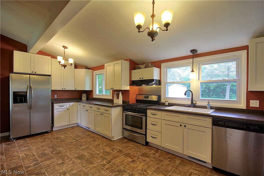 7120 Rolling Ridge Road Northeast Canton, OH 44721 - Photo 21 of 32