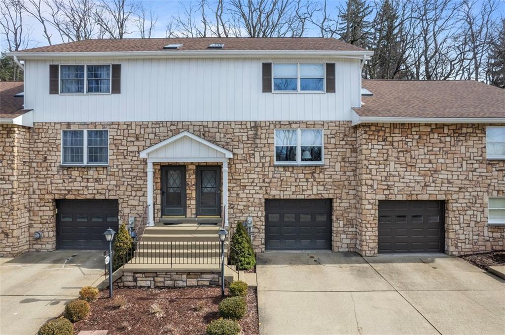 602 Forest Ridge Drive Pittsburgh, PA 15221 - Photo 2 of 41 Gallery Image 2