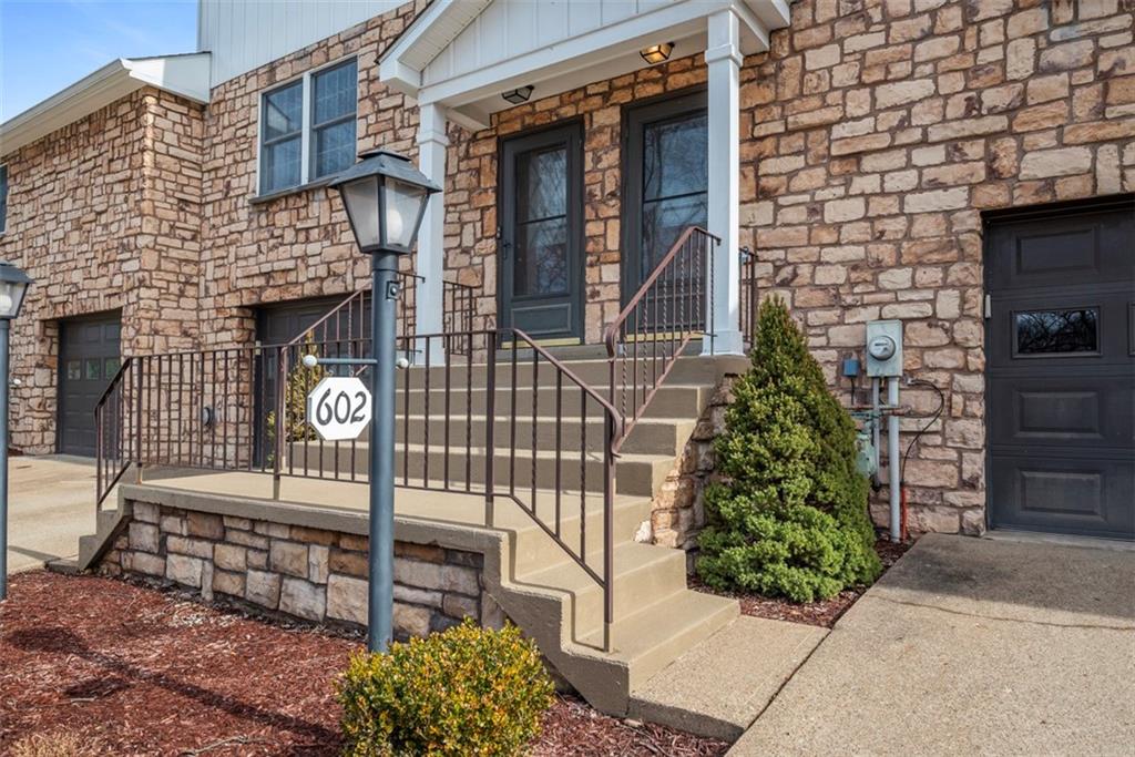602 Forest Ridge Drive Pittsburgh, PA 15221 - Photo 4 of 41 Gallery Image 4