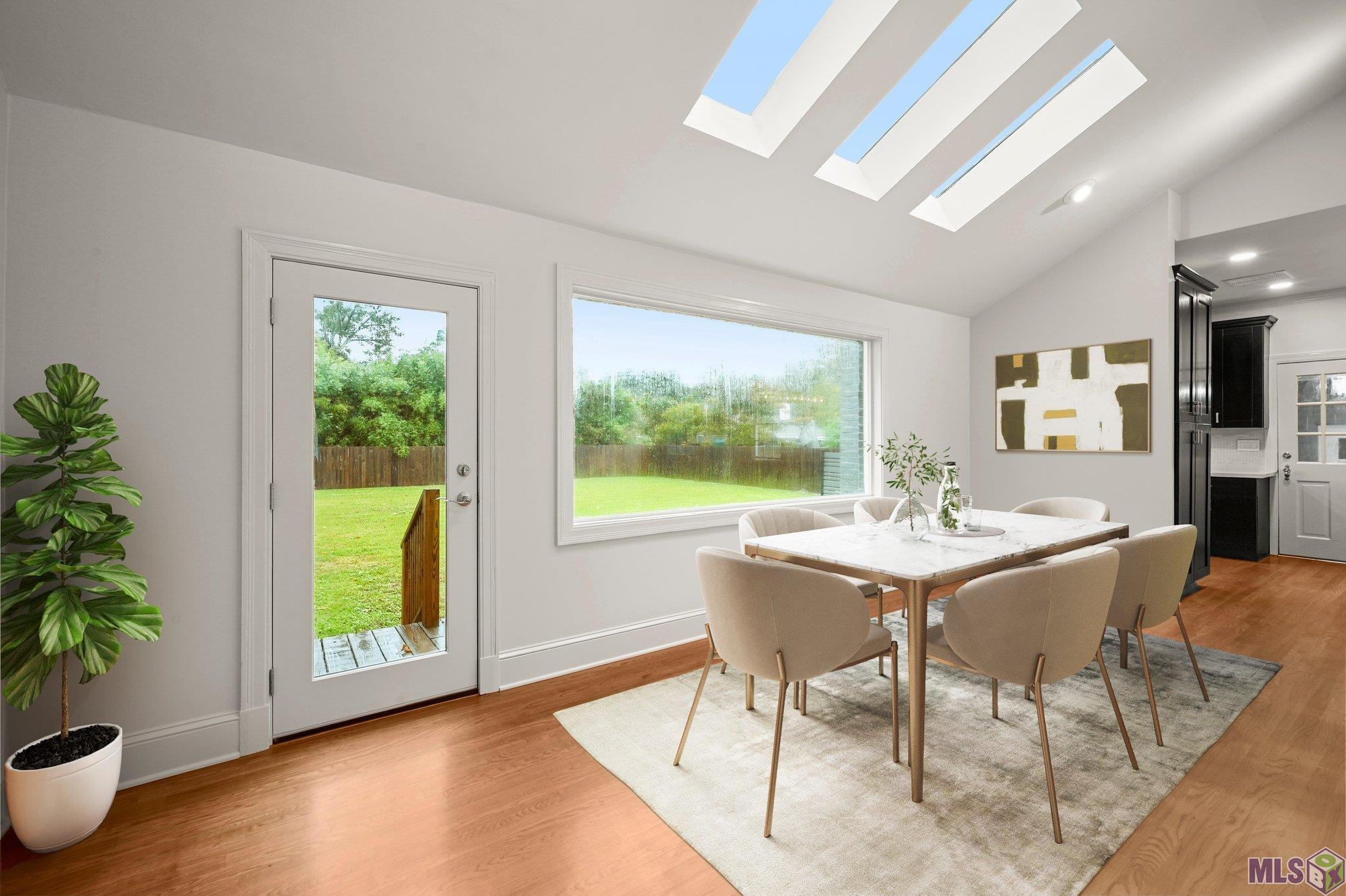 418 Kenwood Avenue Baton Rouge, LA 70806 - Photo 12 of 39 Staged with Digital Furniture