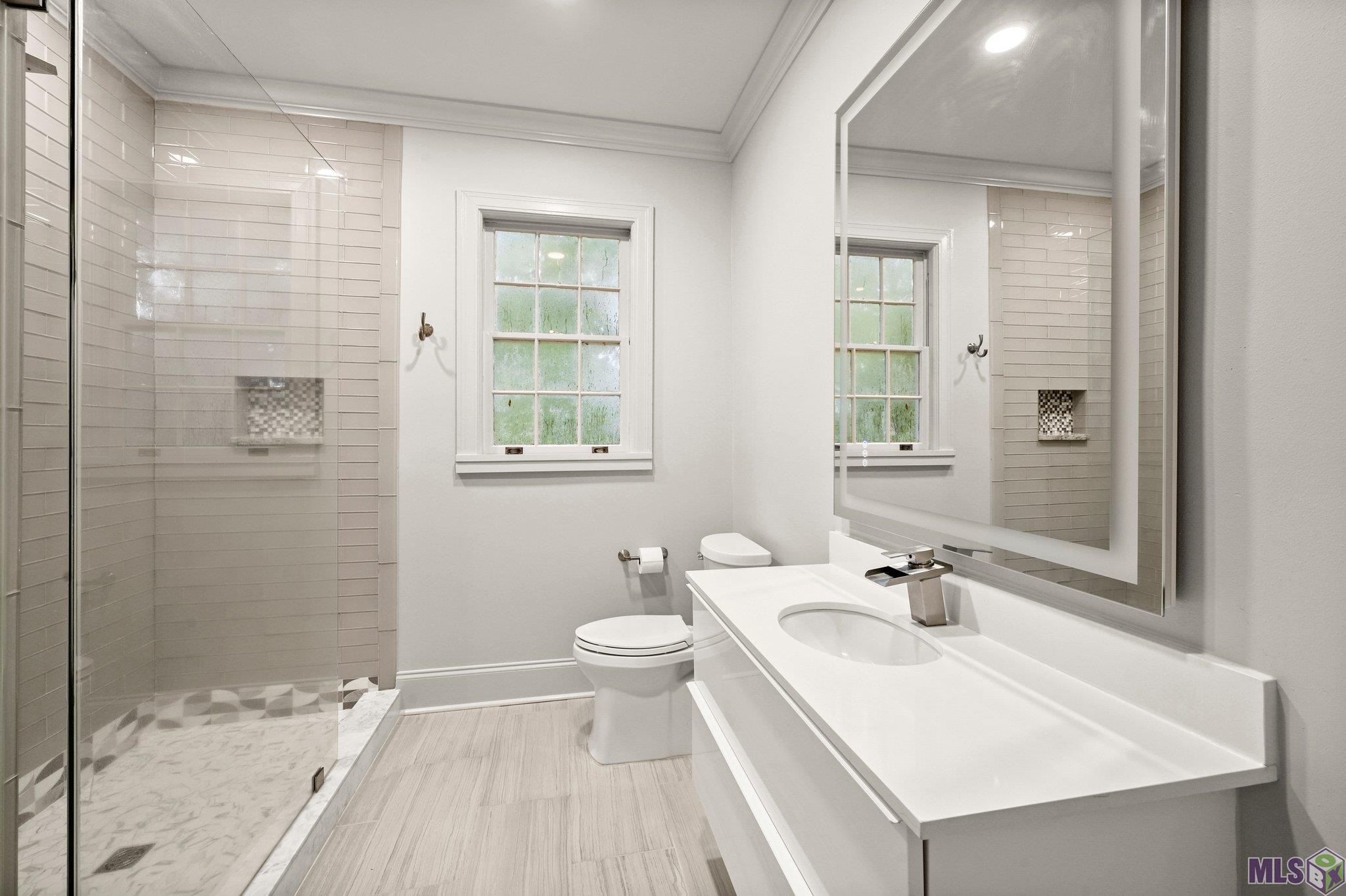 418 Kenwood Avenue Baton Rouge, LA 70806 - Photo 27 of 39 Hall Bath