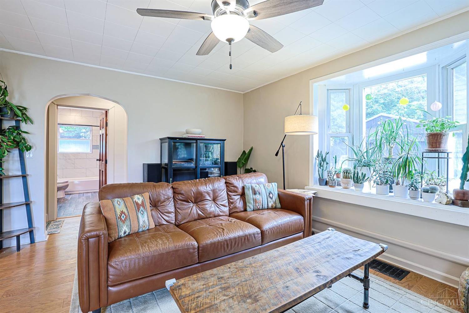 5713 Sheed Road Cincinnati, OH 45247 - Photo 6 of 41 Gallery Image 6