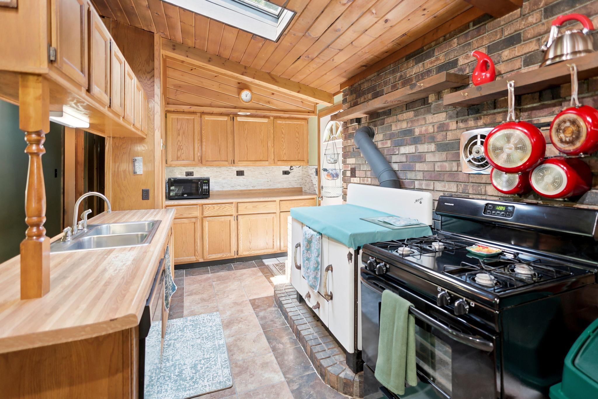 8998 North River Road Danbury, WI 54830 - Photo 9 of 58