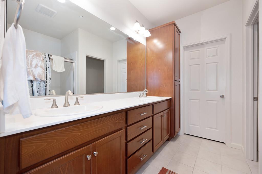 7905 Springarden Way Sacramento, CA 95828 - Photo 16 of 23