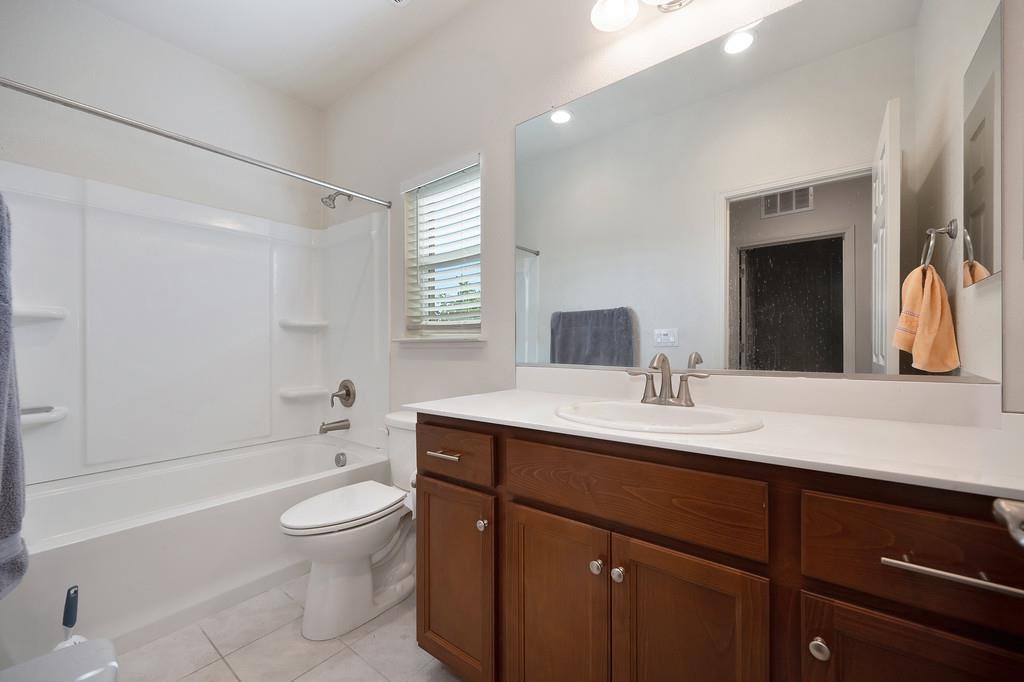 7905 Springarden Way Sacramento, CA 95828 - Photo 20 of 23