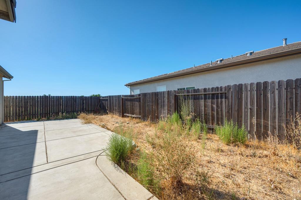 7905 Springarden Way Sacramento, CA 95828 - Photo 22 of 23