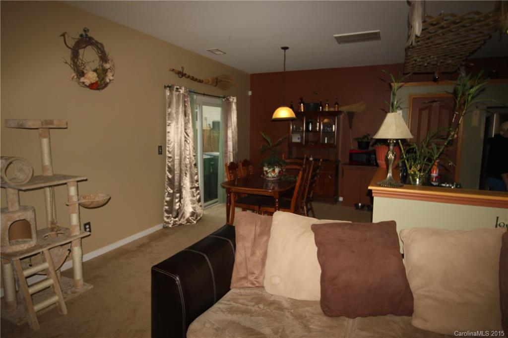 1037 Mearn Road Charlotte, NC 28216 - Photo 4 of 13
