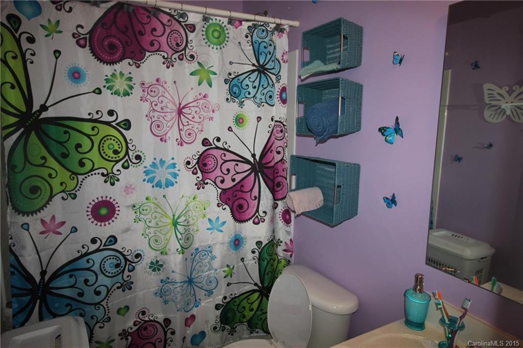 1037 Mearn Road Charlotte, NC 28216 - Photo 6 of 13