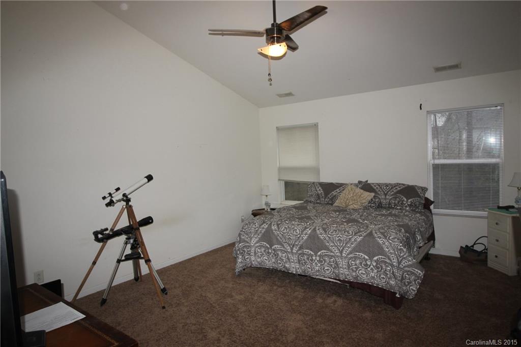 1037 Mearn Road Charlotte, NC 28216 - Photo 9 of 13