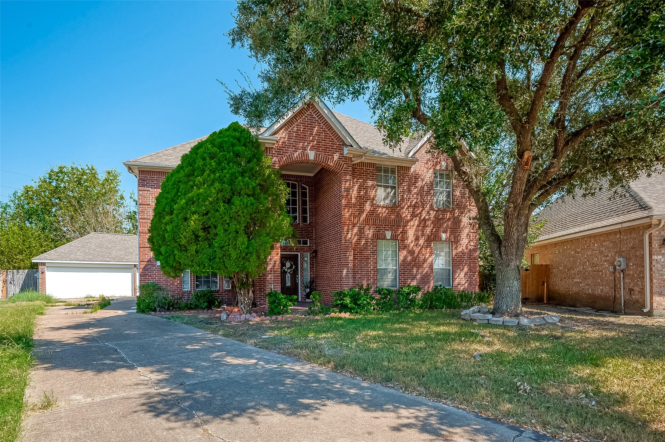 2907 Little Branch Court Houston, TX 77082 - Photo 3 of 50 front view of a house with a yard