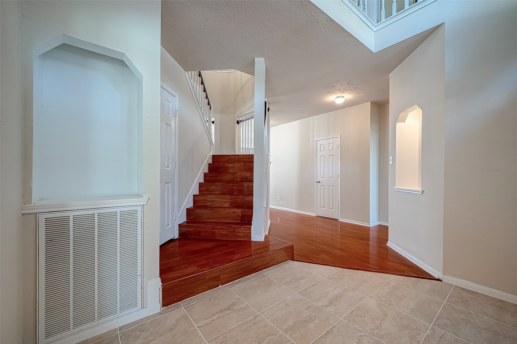 2907 Little Branch Court Houston, TX 77082 - Photo 7 of 50 a view of entryway