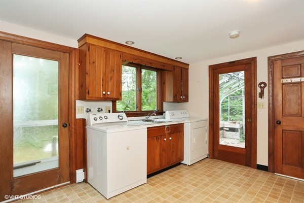 428 Old Comers Road Chatham, MA 02633 - Photo 8 of 17 Gallery Image 8