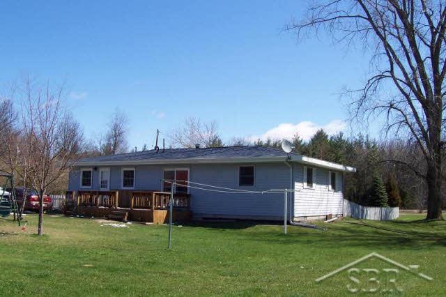 3480 South Brennan Road Hemlock, MI 48626 - Photo 6 of 11 20037207-5.JPG