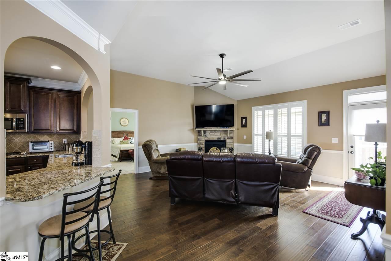 321 Stoneleigh Road Simpsonville, SC 29681 - Photo 8 of 27 Gallery Image 8