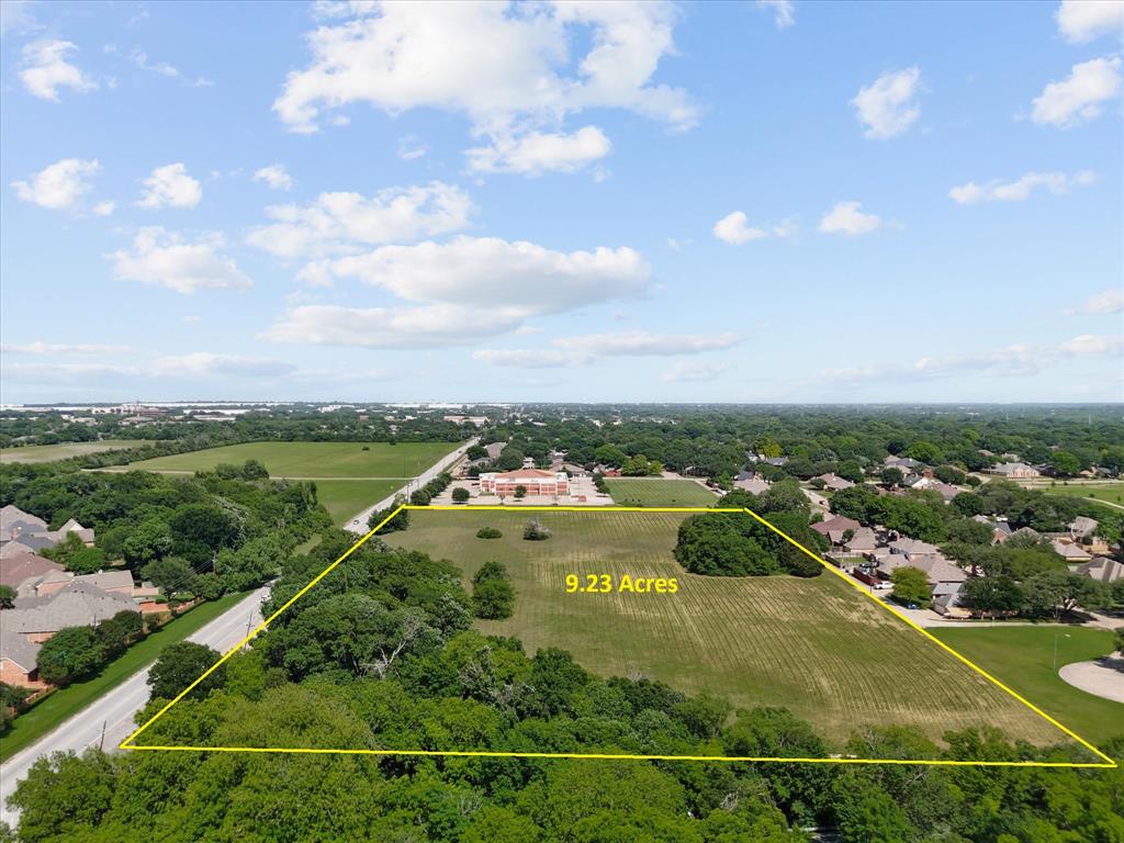 699 West Wintergreen Road DeSoto, TX 75115 - Photo 2 of 29 a view of a city