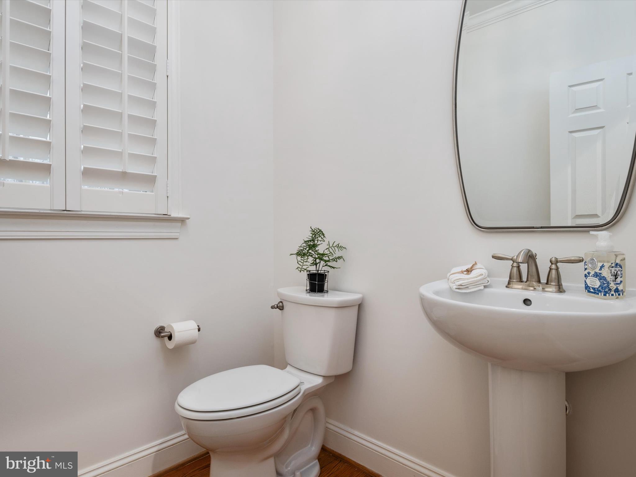 3528 Old Trail Road Edgewater, MD 21037 - Photo 33 of 90 Half bath conveniently located on first floor