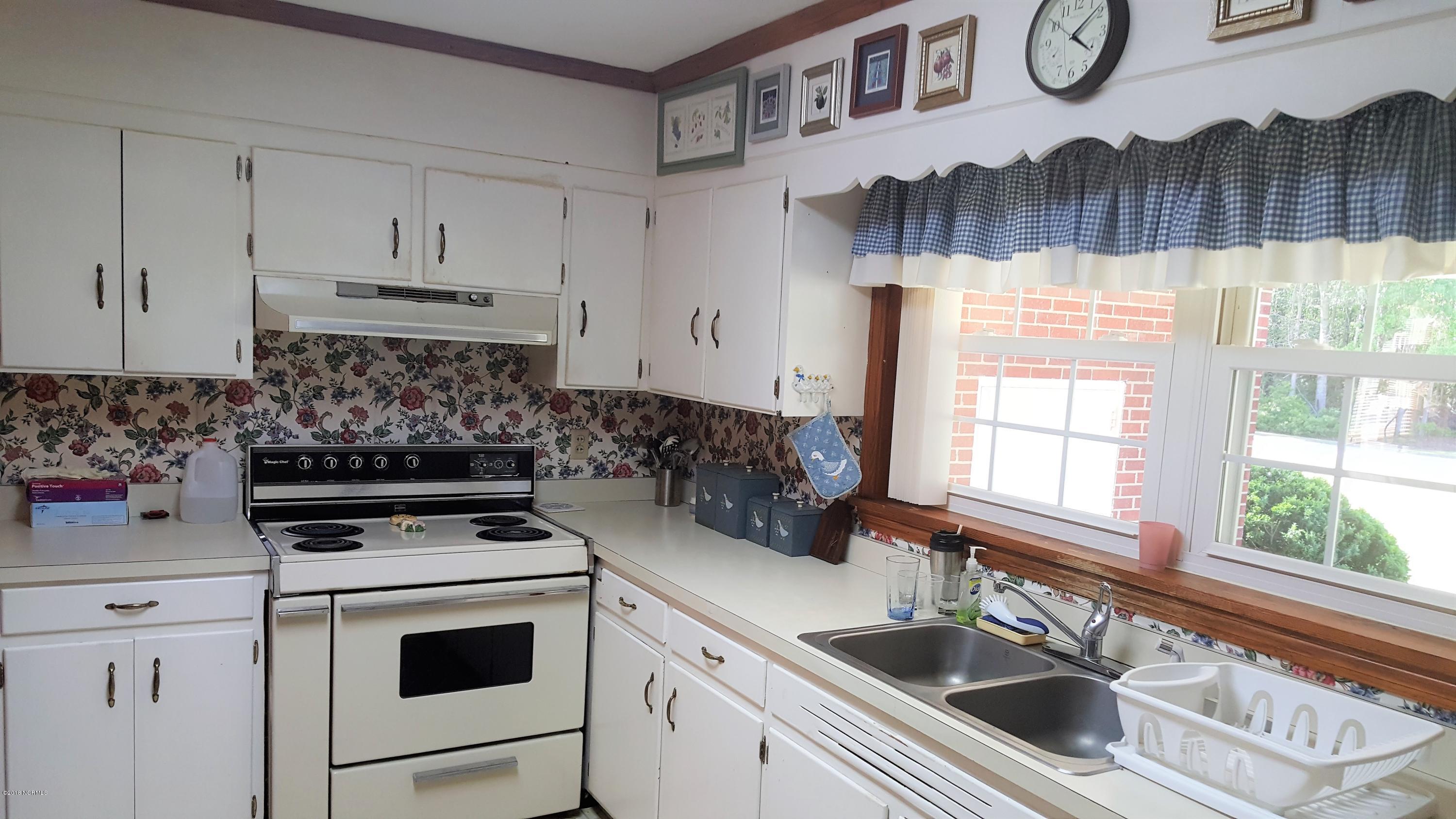 67 3rd Street Bolton, NC 28423 - Photo 11 of 34 10