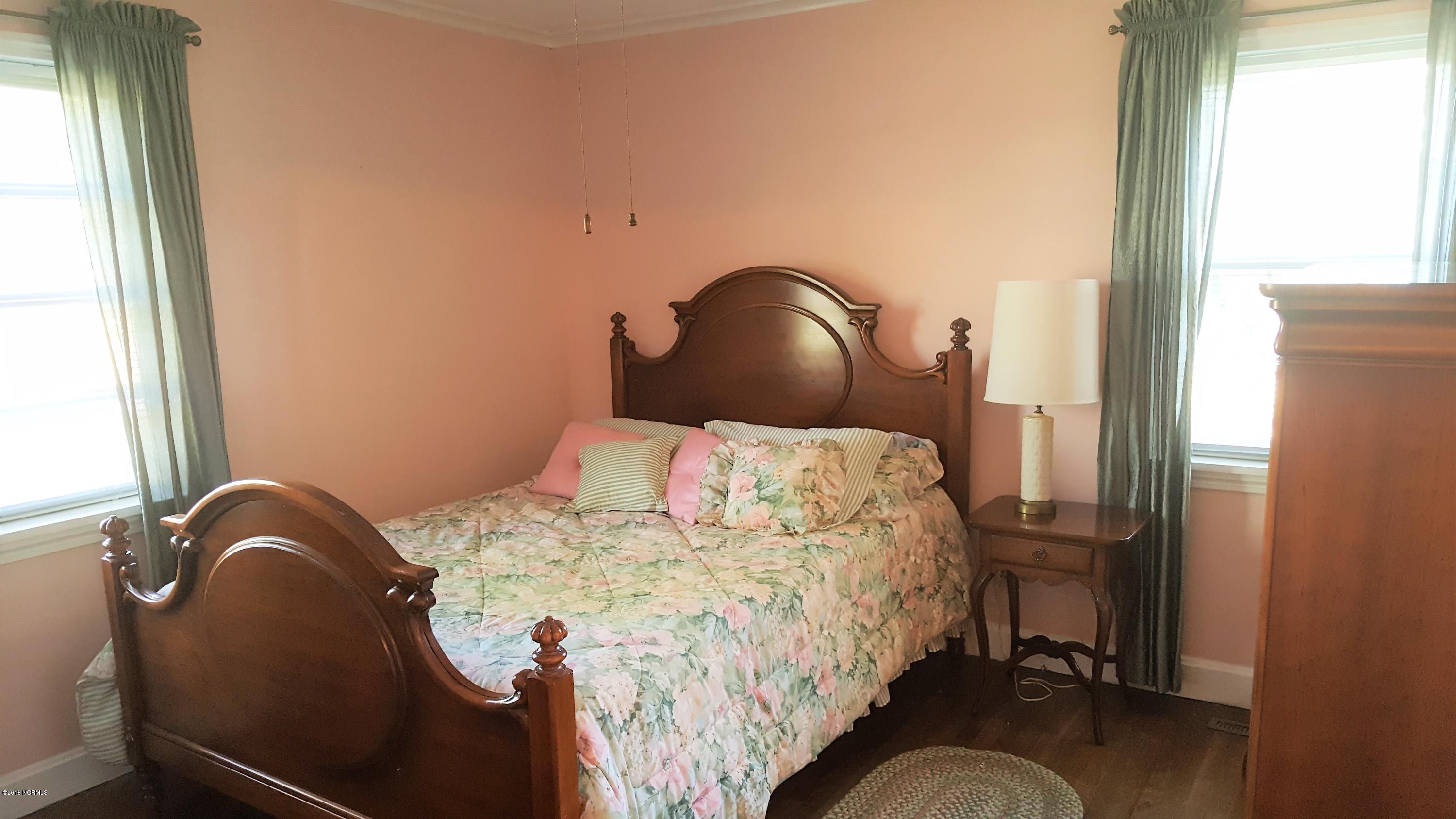 67 3rd Street Bolton, NC 28423 - Photo 15 of 34 14