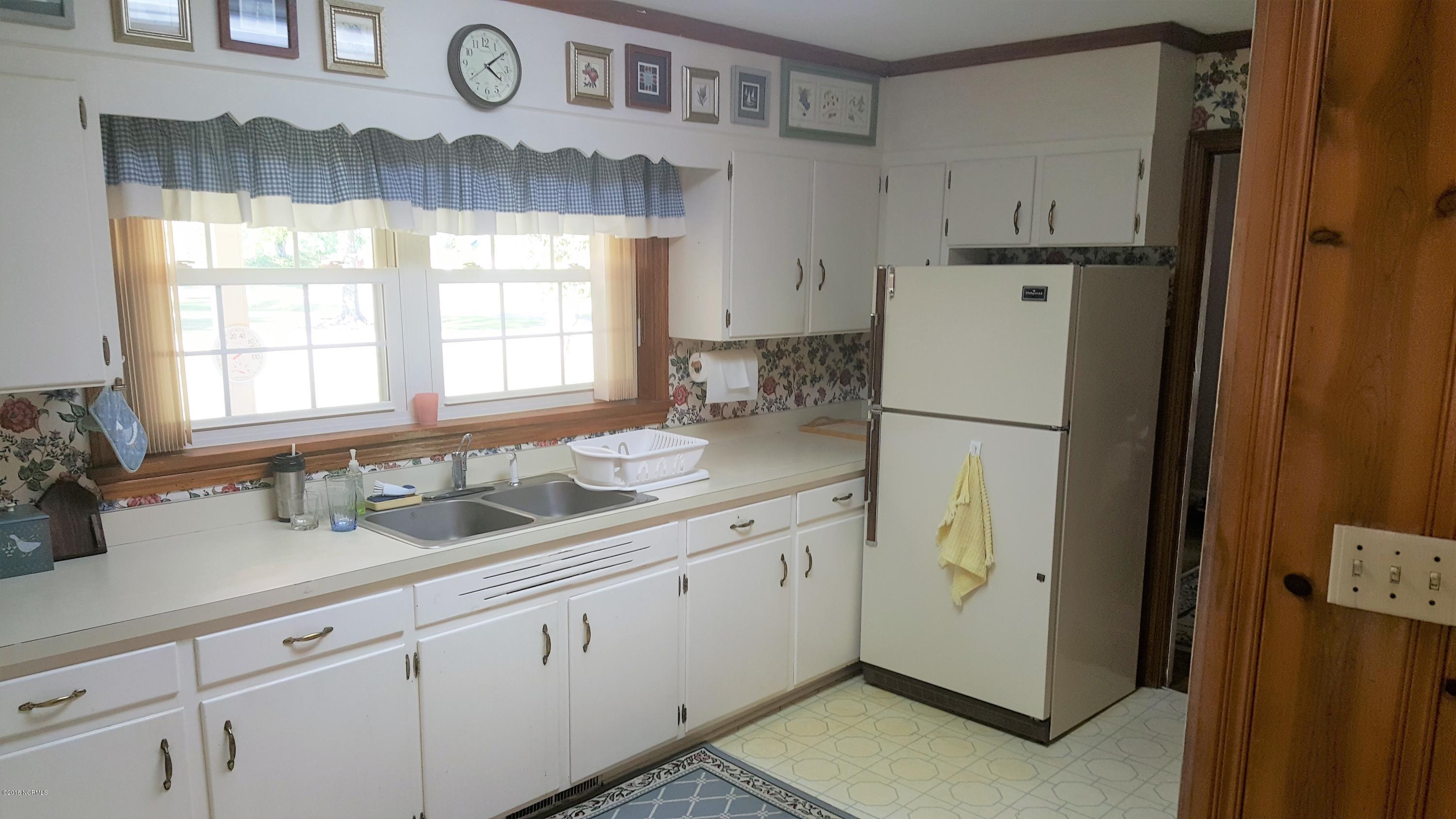 67 3rd Street Bolton, NC 28423 - Photo 10 of 34 9