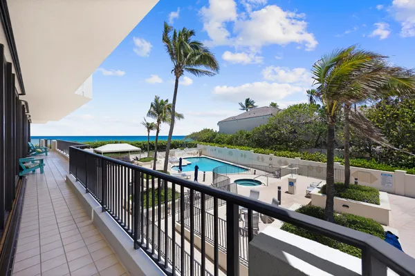 $4,400,000 | 800 Ocean Drive, Unit 205, Juno Beach, FL 33408