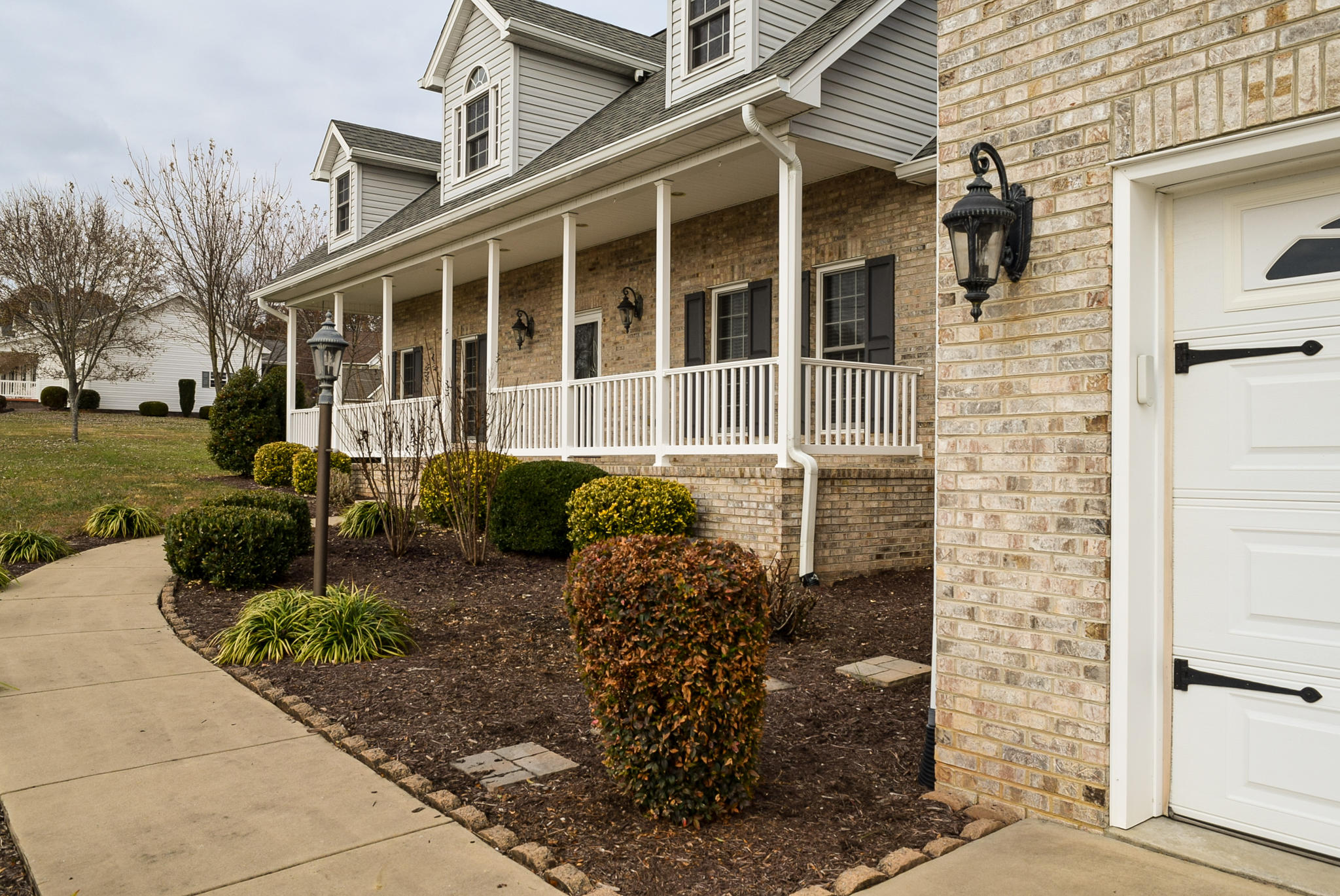 592 Sand Ridge Circle Jonesborough, TN 37659 - Photo 2 of 39 Walkway and landscaping