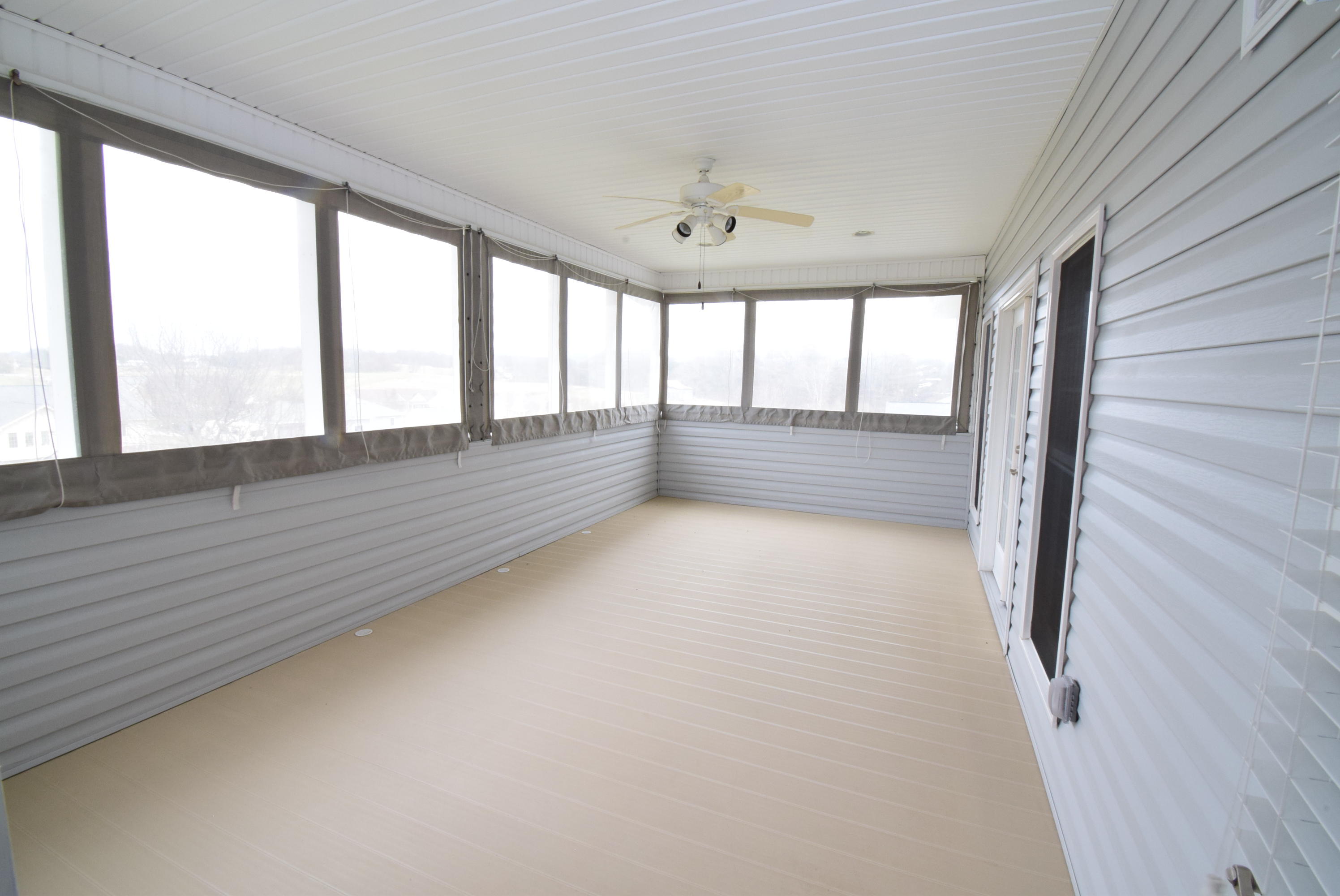 592 Sand Ridge Circle Jonesborough, TN 37659 - Photo 11 of 39 Screened-in porch