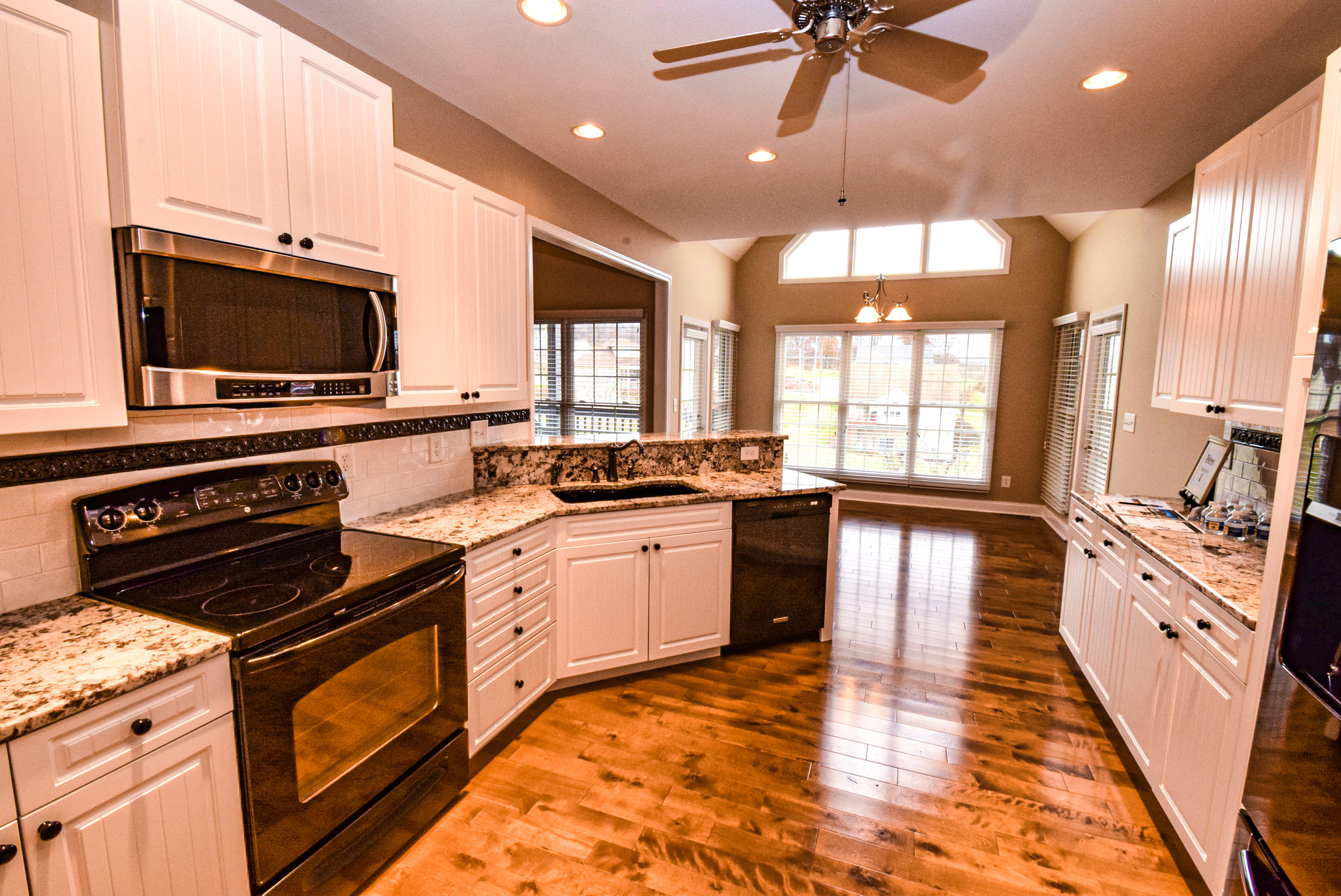 592 Sand Ridge Circle Jonesborough, TN 37659 - Photo 21 of 39 Kitchen