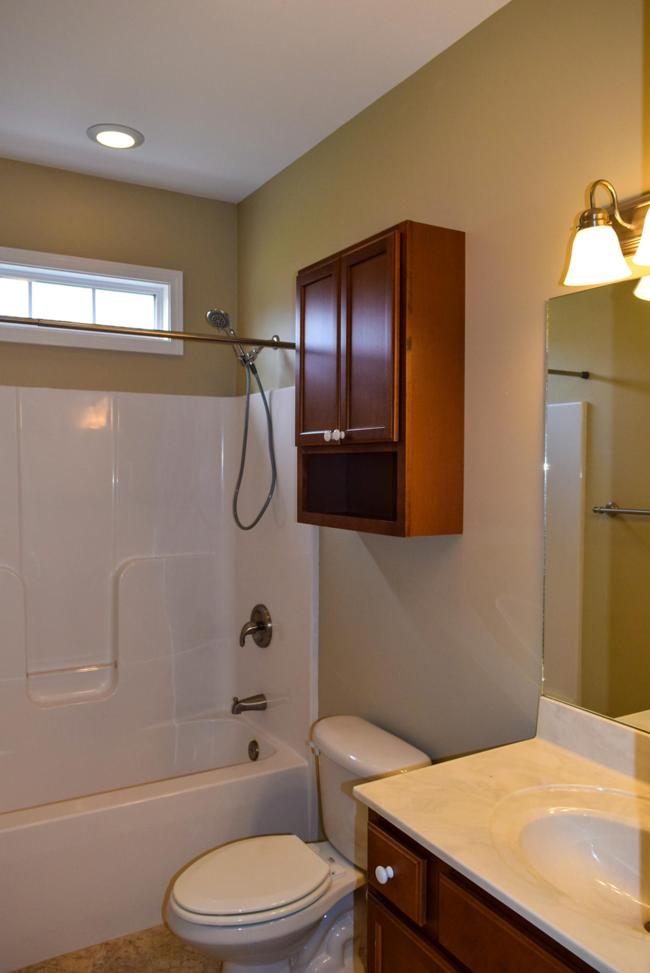 592 Sand Ridge Circle Jonesborough, TN 37659 - Photo 31 of 39 Bathroom with privacy light window