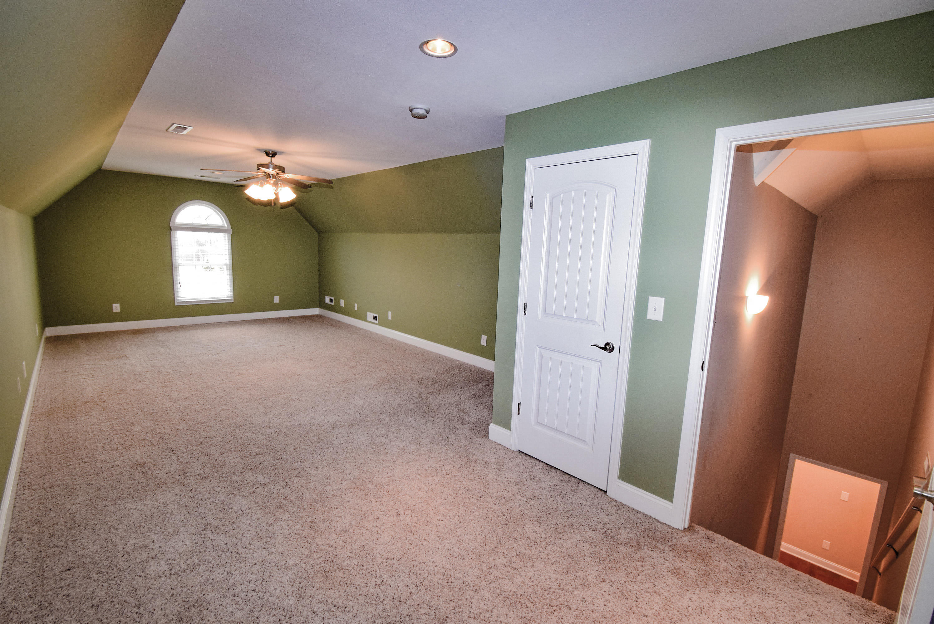 592 Sand Ridge Circle Jonesborough, TN 37659 - Photo 36 of 39 Extra large bedroom