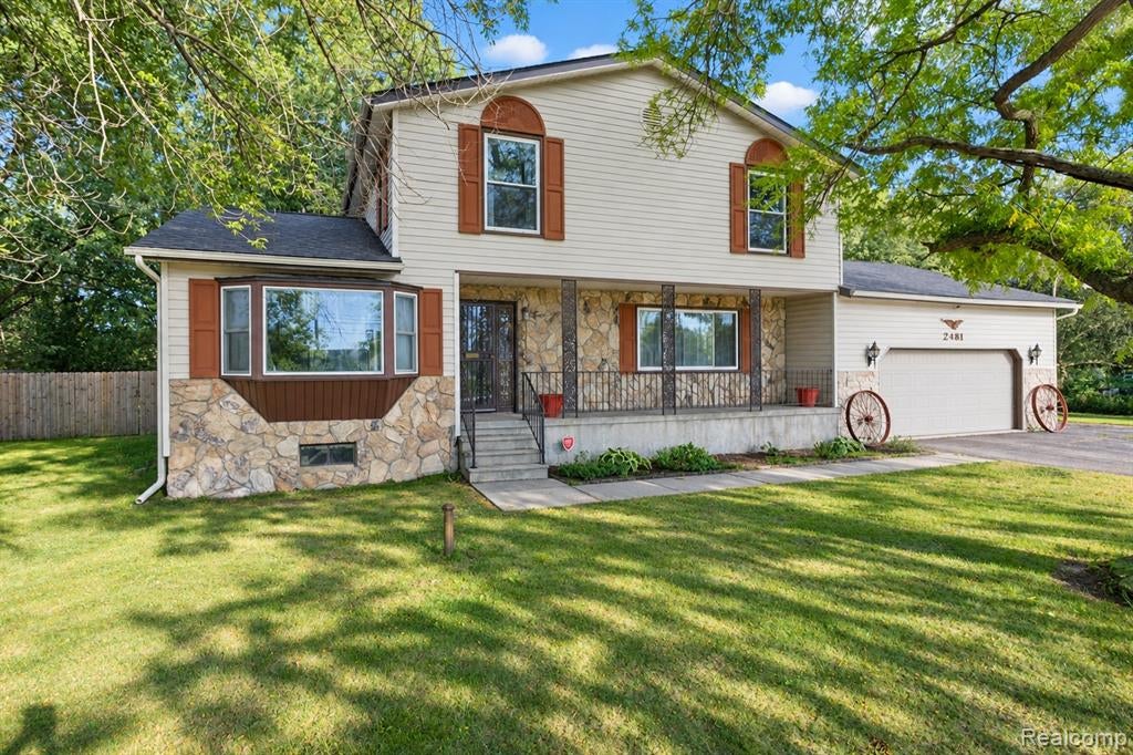 2481 South Genesee Road Burton, MI 48519 - Photo 1 of 31 Gallery Image 1
