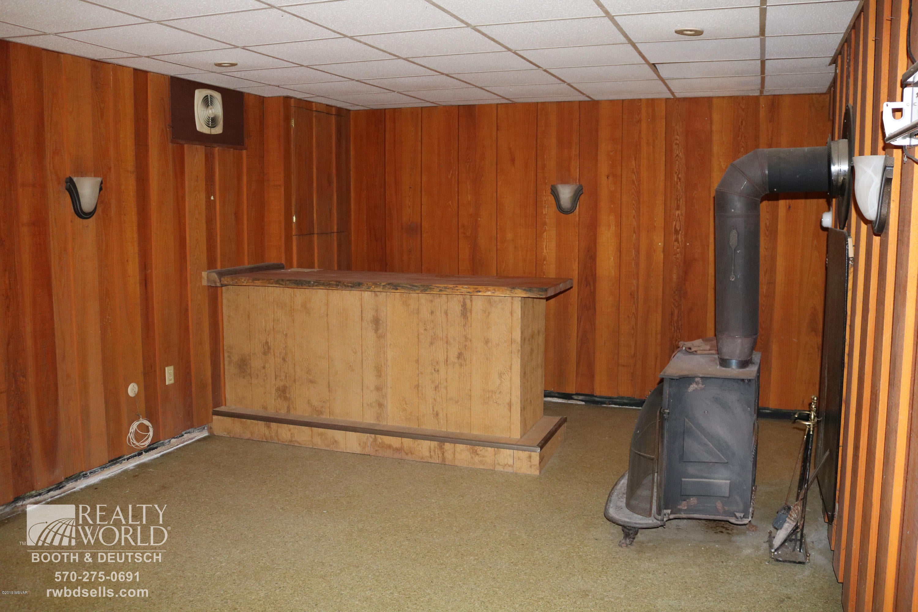 1904 Devon Road Williamsport, PA 17701 - Photo 16 of 24 Basement bar