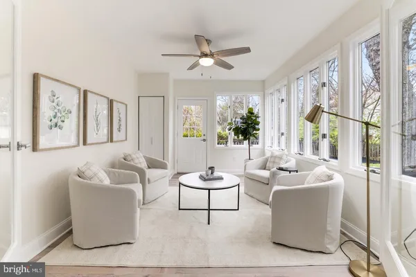 $814,900 | 230 East Juniper Avenue, Sterling, VA 20164