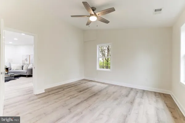 $814,900 | 230 East Juniper Avenue, Sterling, VA 20164