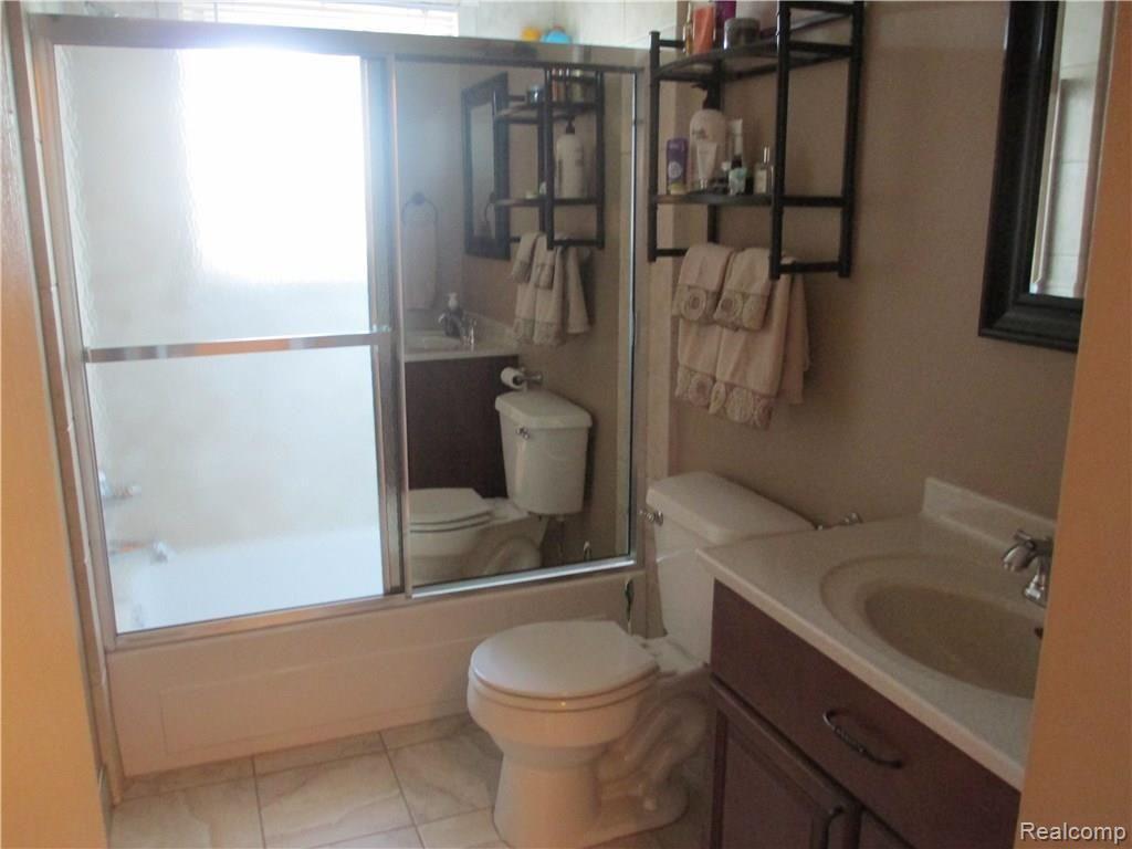 34648 Devonshire Road New Baltimore, MI 48047 - Photo 12 of 29 IMG_1897.JPG
