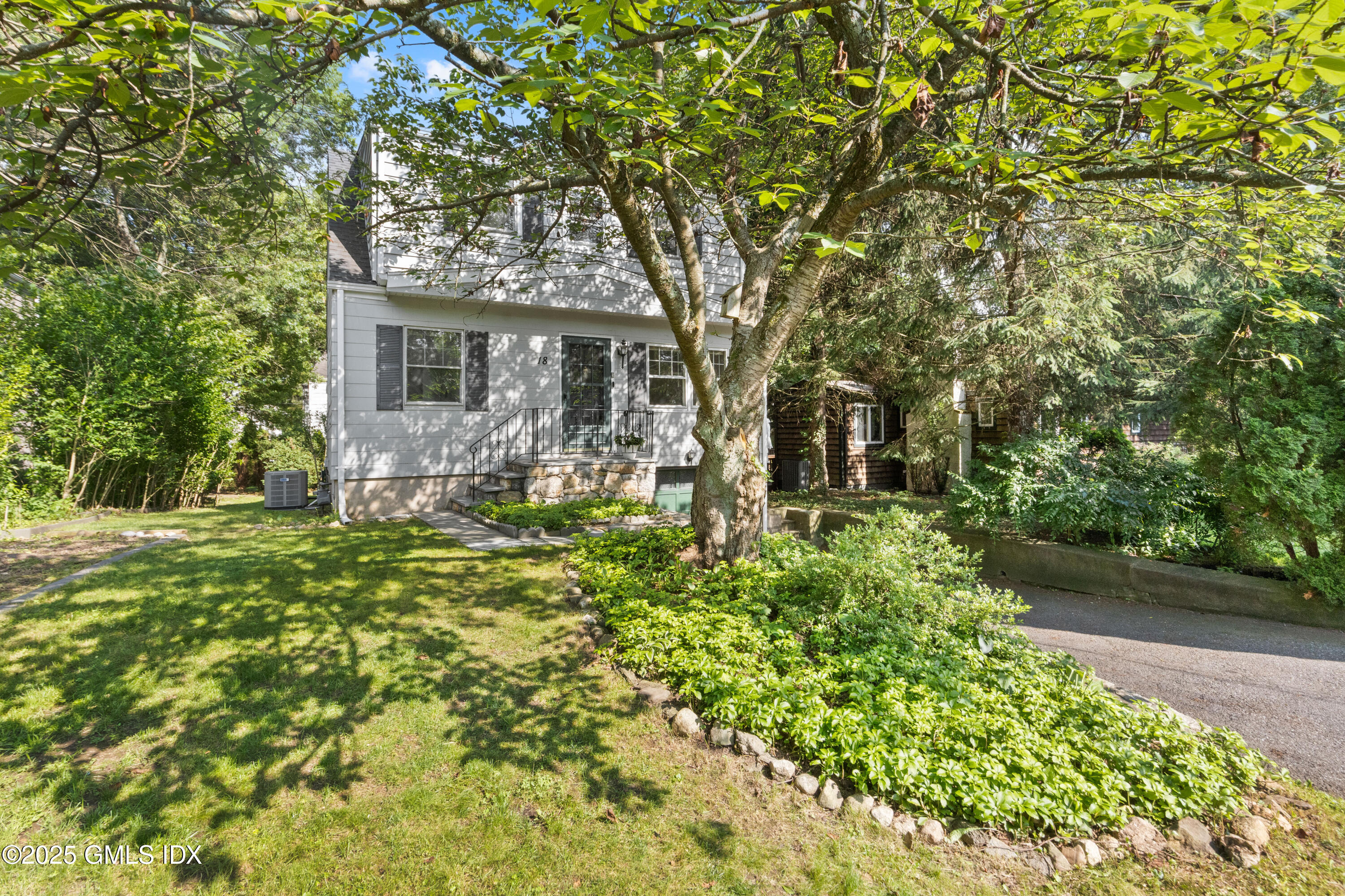 18 Maple Drive Old Greenwich, CT 06870 - Photo 1 of 1 37