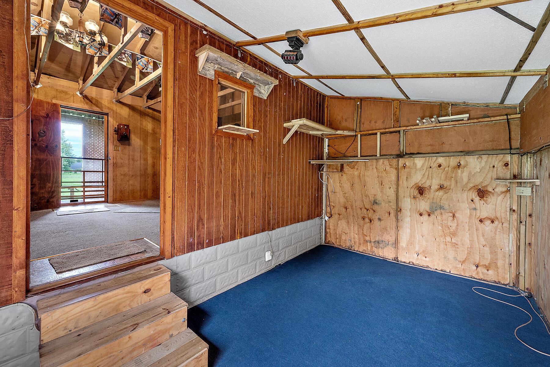 1485 Boise Road Marion, OH 43302 - Photo 30 of 37 Inside cabin