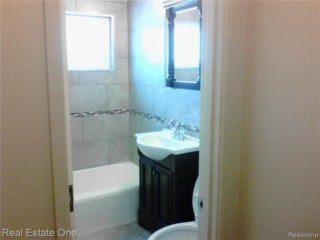 1400 West Nine Mile Road, Unit 21 Ferndale, MI 48220 - Photo 4 of 4