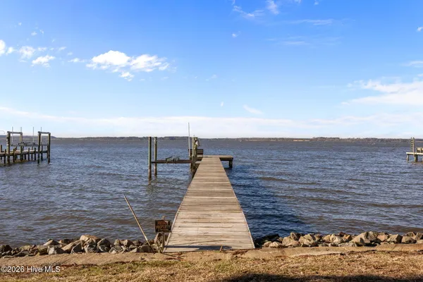 $889,900 | 1339 Bayview Road, Bath, NC 27808