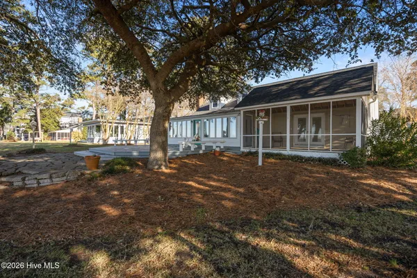 $889,900 | 1339 Bayview Road, Bath, NC 27808