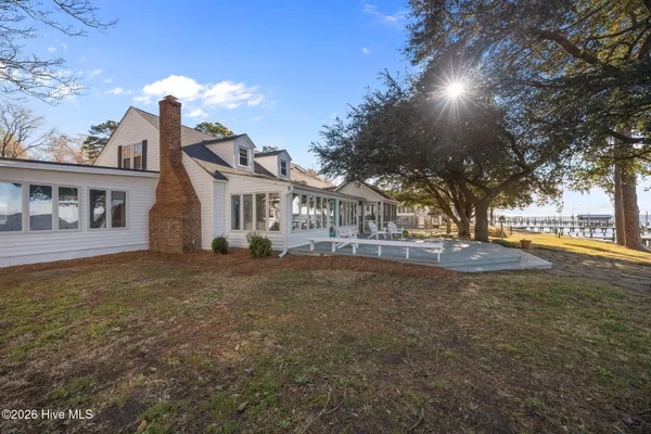 $889,900 | 1339 Bayview Road, Bath, NC 27808