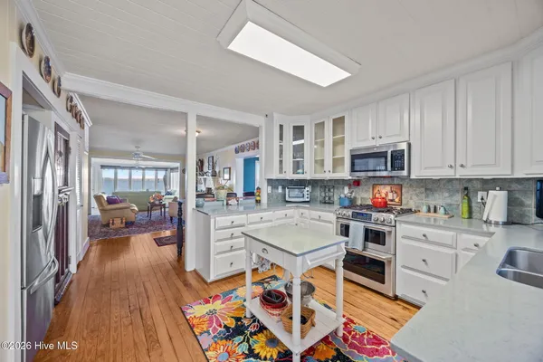 $889,900 | 1339 Bayview Road, Bath, NC 27808