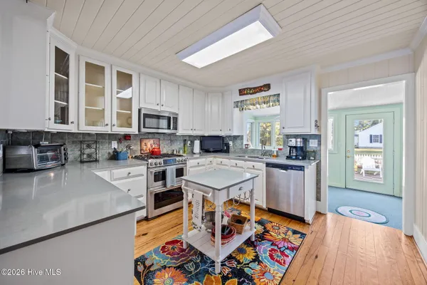 $889,900 | 1339 Bayview Road, Bath, NC 27808