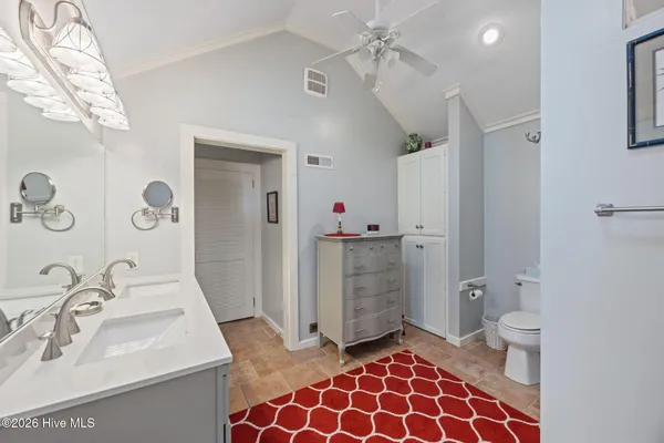 $889,900 | 1339 Bayview Road, Bath, NC 27808