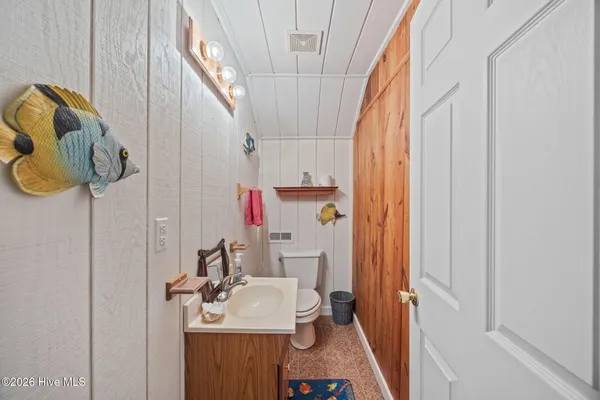 $889,900 | 1339 Bayview Road, Bath, NC 27808