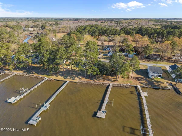 $889,900 | 1339 Bayview Road, Bath, NC 27808
