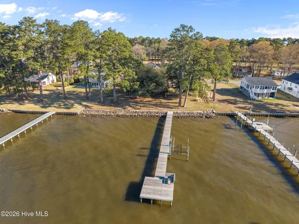 $889,900 | 1339 Bayview Road, Bath, NC 27808