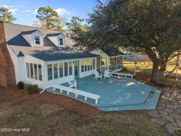 $889,900 | 1339 Bayview Road, Bath, NC 27808