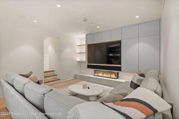 $15,900,000 | 211 West Main Street, Aspen, CO 81611