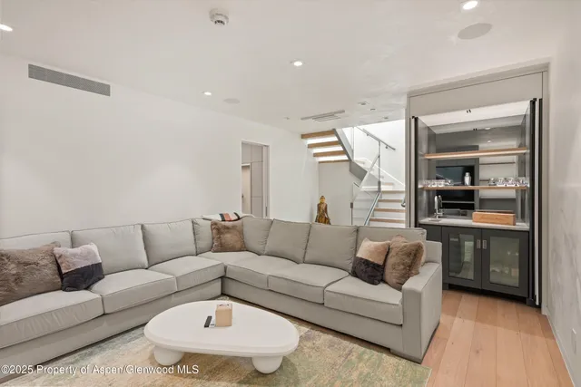 $15,900,000 | 211 West Main Street, Aspen, CO 81611